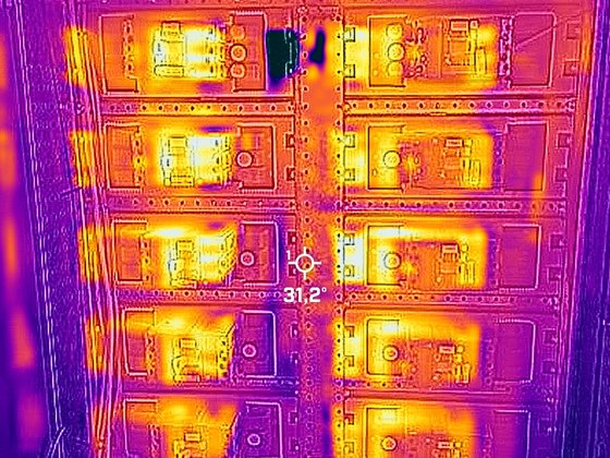 Imagem termográfica de quadro elétrico em operação