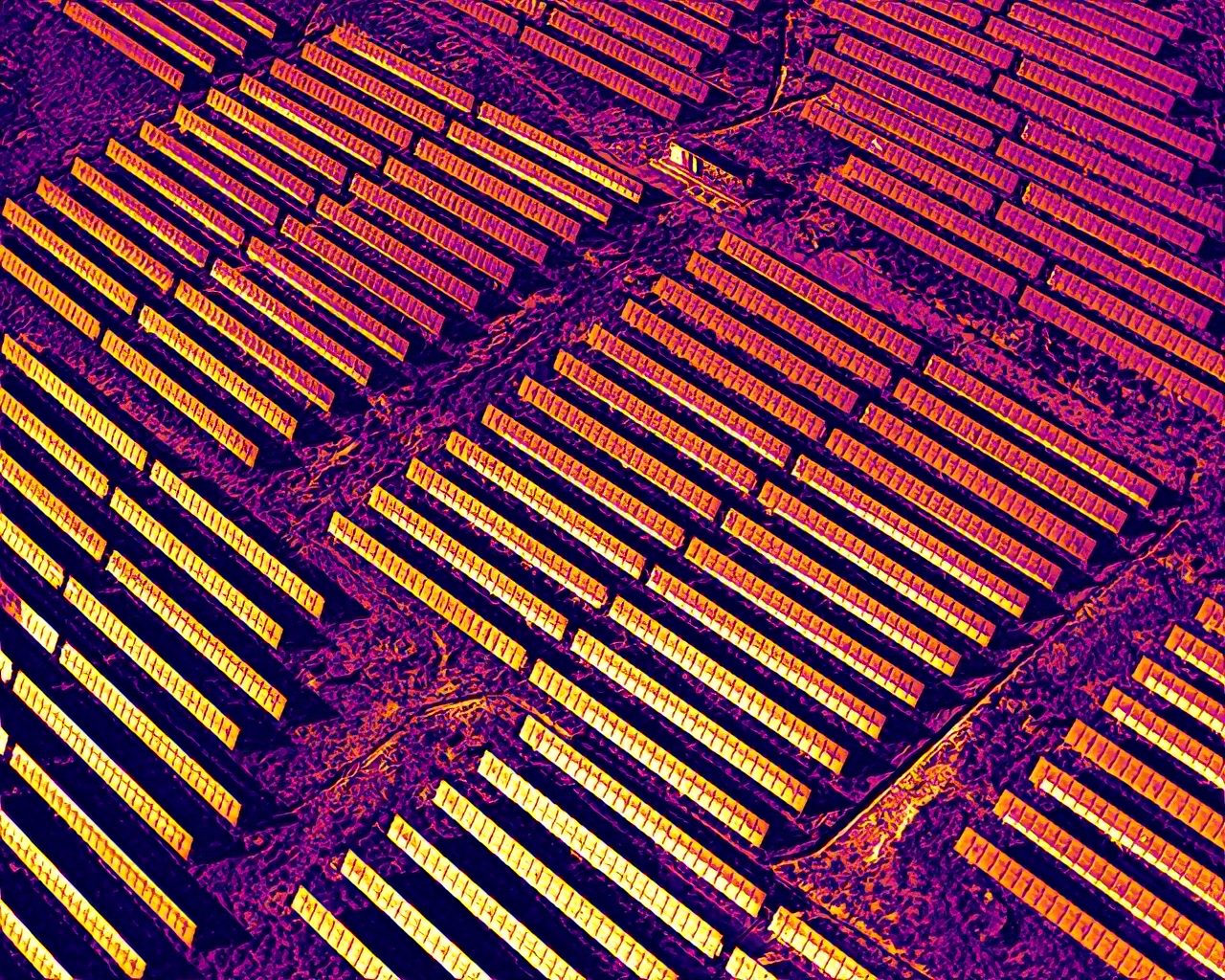 Termografia aérea de mesas de módulos fotovoltaicos